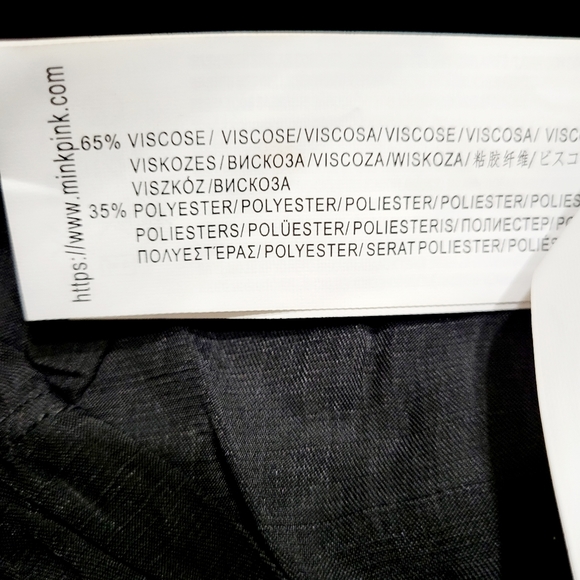 NWT MinkPink Harper Twist Blouse in black, Sz Small, cropped, long sleeve v-neck - Picture 9 of 12